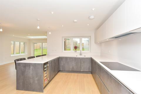 5 bedroom detached house for sale, Bannister Hill, Borden, Sittingbourne, Kent