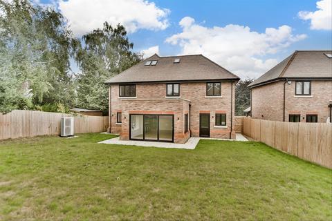 5 bedroom detached house for sale, Bannister Hill, Borden, Sittingbourne, Kent