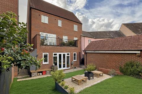 4 bedroom townhouse for sale, Ox Meadow, Cambridge CB25