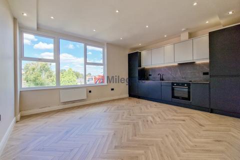 2 bedroom flat to rent, Baker Street, Weybridge KT13
