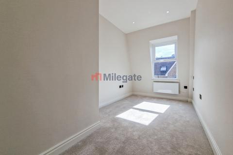 2 bedroom flat to rent, Baker Street, Weybridge KT13