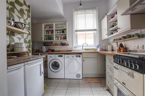 2 bedroom flat for sale, Dorset Road, Bexhill-On-Sea