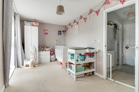 11 Kings Way, Folkestone, CT19 5UX