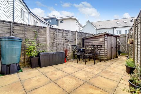 11 Kings Way, Folkestone, CT19 5UX