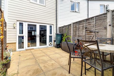 11 Kings Way, Folkestone, CT19 5UX