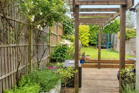 45 Agraria Road, Guildford, GU2 4LF