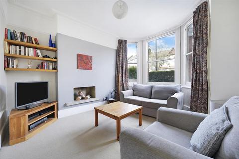 2 bedroom flat for sale, North View Road, London N8