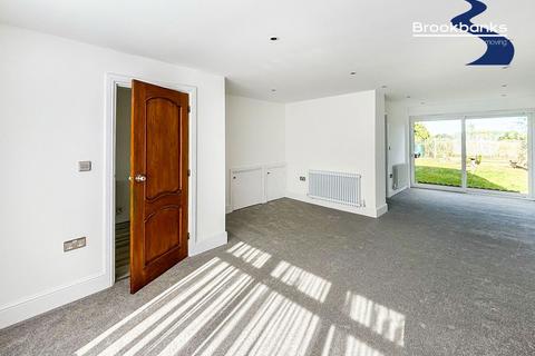 3 bedroom detached house for sale, Beacon Drive, Bean, DA2