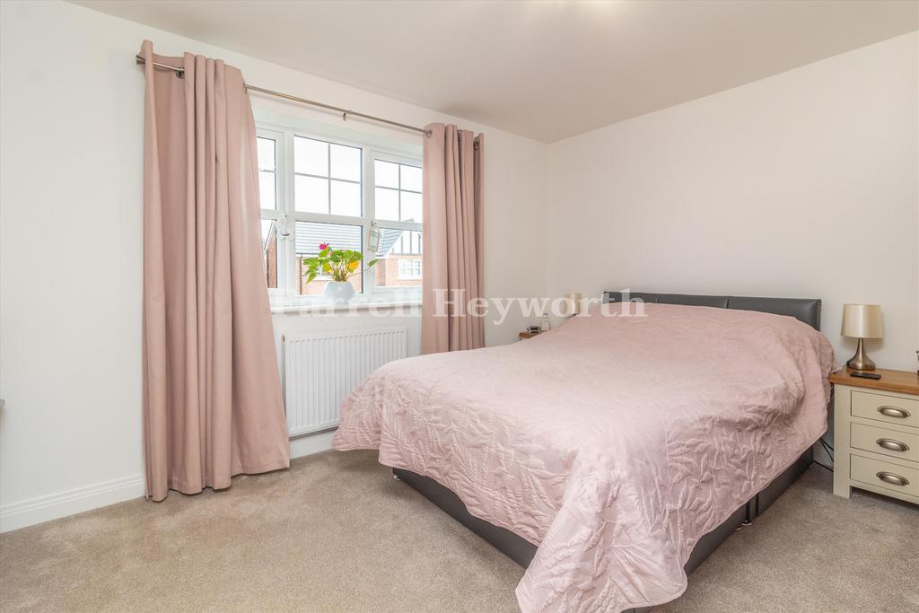 Bedroom 1 image 2