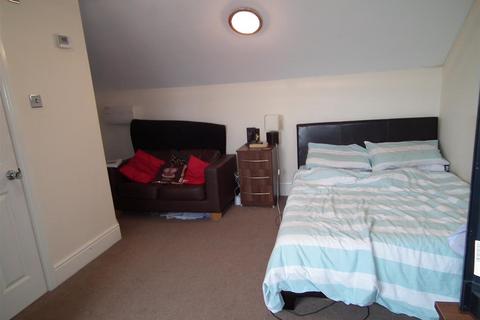 1 bedroom property to rent, Billing Road, Abington, NN1