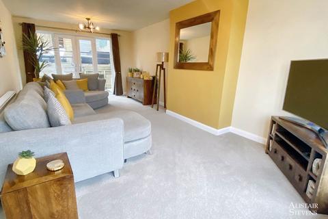 3 bedroom semi-detached house for sale, Alpine Drive, Oldham