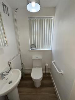 3 bedroom house to rent, Smallshaw Lane, Ashton-Under-Lyne OL6