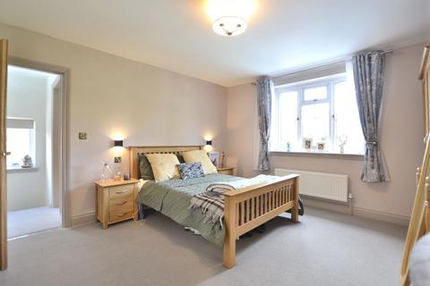 29 Billbrook Road, Hucclecote, Gloucester, GL3 3QS