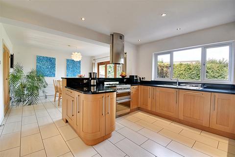 4 bedroom detached house for sale, Greenways, Hertford SG14