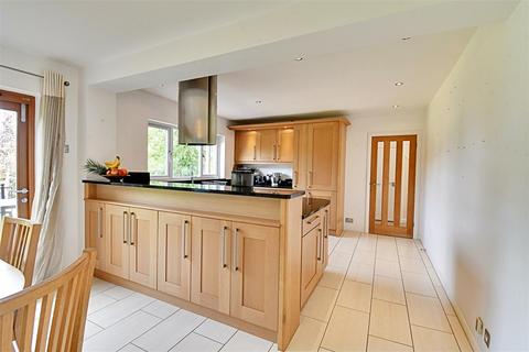 4 bedroom detached house for sale, Greenways, Hertford SG14