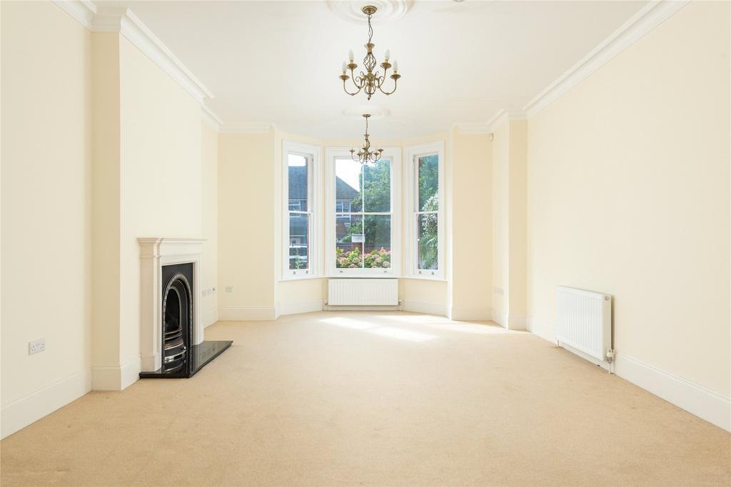 Sitting/Dining Room