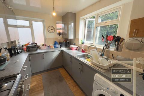 3 bedroom semi-detached house for sale, Viola Avenue, STAINES-UPON-THAMES TW19