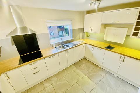 2 bedroom flat to rent, Willow Meadow Road, Ashbourne DE6