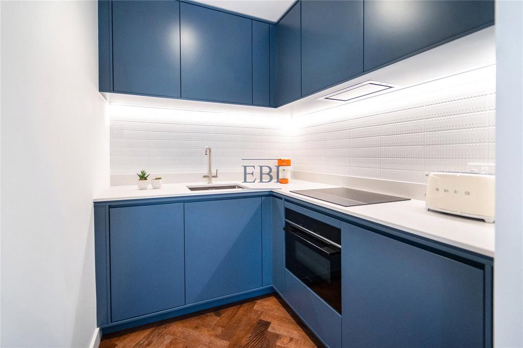 Apartment in Brent Cross - View 3
