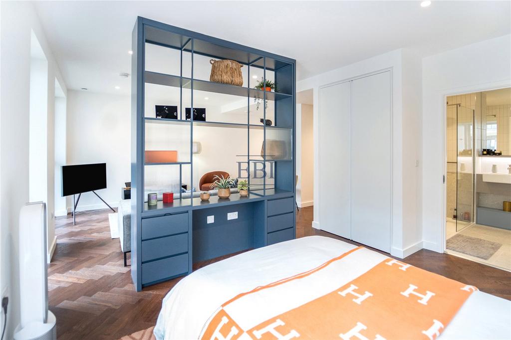 Apartment in Brent Cross - View 4