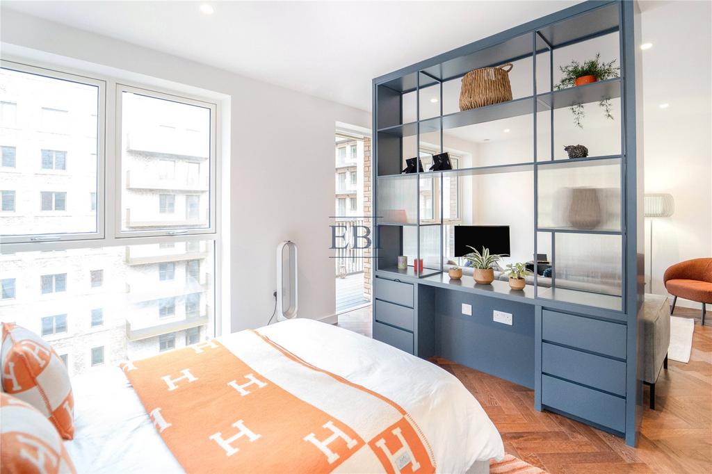 Apartment in Brent Cross - View 5