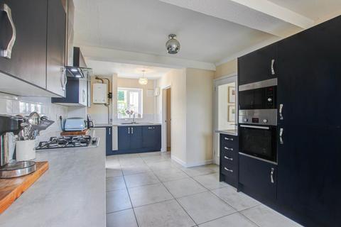 4 bedroom detached house for sale, Heddington Drive, Blandford Forum