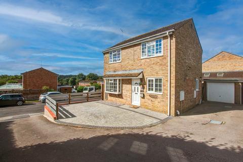 4 bedroom detached house for sale, Heddington Drive, Blandford Forum