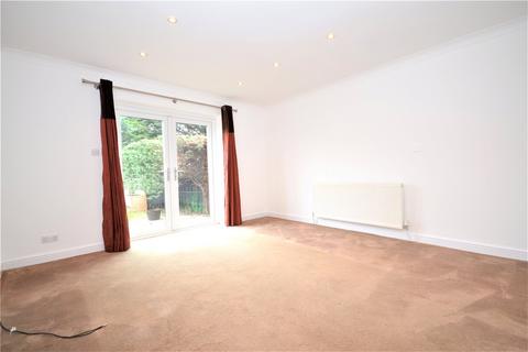 2 bedroom terraced house to rent, Warley Close, Braintree, CM7