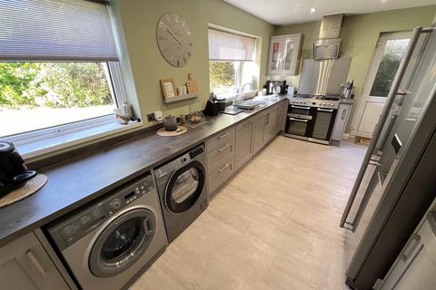 4 Brinley Close, Wirral, CH62 6EB