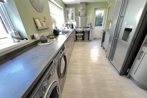 4 Brinley Close, Wirral, CH62 6EB