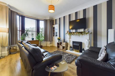 3 bedroom flat for sale, Causeyside Street, Paisley PA1