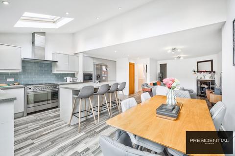 159 New Road, London, E4 9EZ