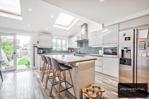 159 New Road, London, E4 9EZ