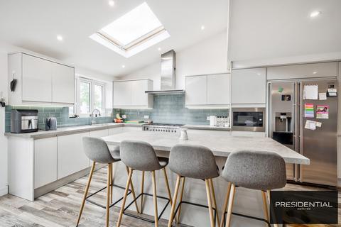 159 New Road, London, E4 9EZ