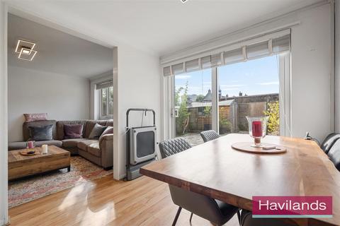 3 bedroom flat for sale, Ermine Side, Enfield