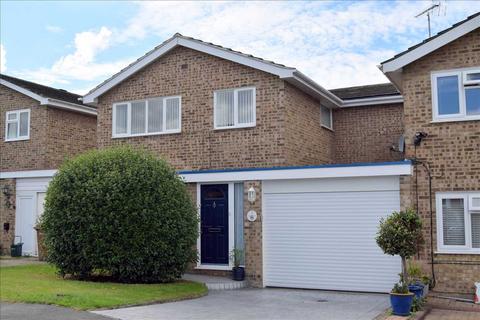 4 bedroom link detached house for sale, Eridge Close, Chelmsford