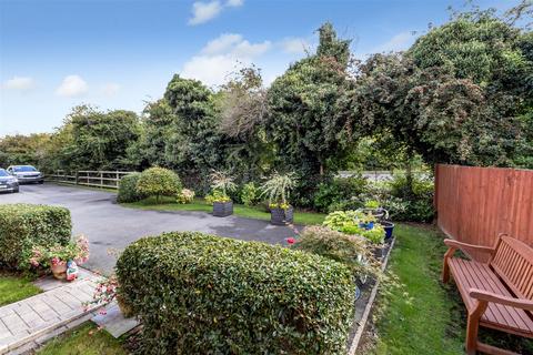 4 bedroom detached house for sale, Herdwyck Close, Oakridge Park, Milton Keynes