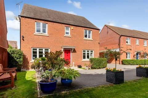 4 bedroom detached house for sale, Herdwyck Close, Oakridge Park, Milton Keynes