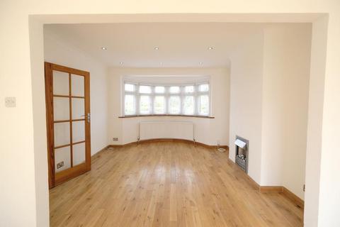 3 bedroom terraced house to rent, Burlington Rise, East Barnet