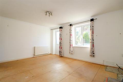 2 bedroom maisonette for sale, Sullington Mead, Broadbridge Heath, Horsham