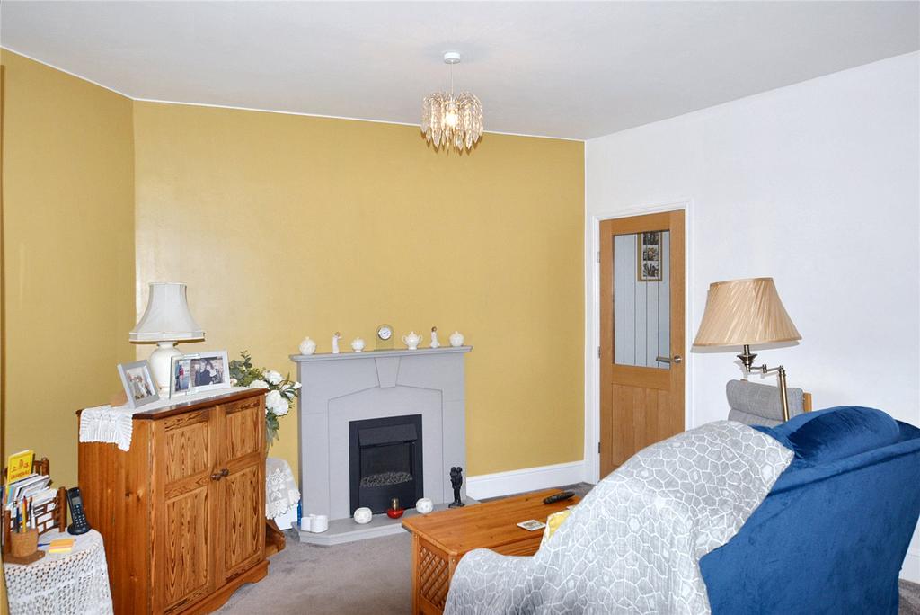 Leeds Road, Wakefield, West Yorkshire 3 bed end of terrace house for