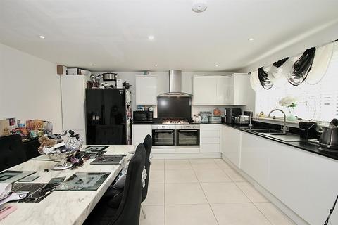 4 bedroom detached house for sale, Lodge Close, Allington, Maidstone
