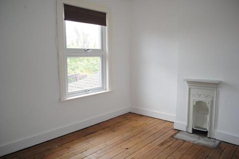 2 bedroom terraced house to rent, Chiltern Street,  Aylesbury,  HP21