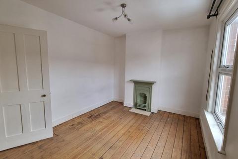 2 bedroom terraced house to rent, Chiltern Street,  Aylesbury,  HP21