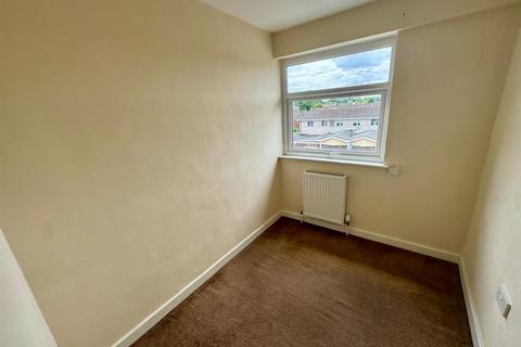 3 bedroom end of terrace house to rent, Chilton Square, Hereford