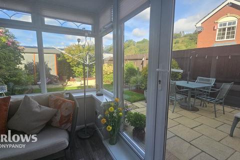 4 Parc Afon, Tonypandy, CF40 1JP