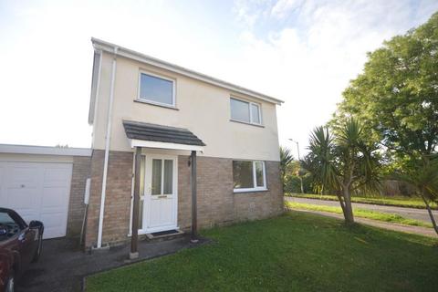 3 bedroom detached house to rent, Moorfield Road, Pool