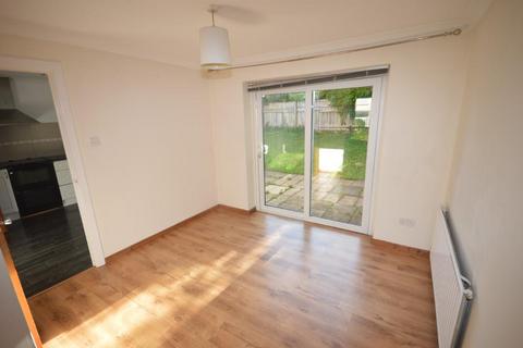 3 bedroom detached house to rent, Moorfield Road, Pool