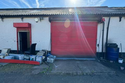 Industrial unit to rent, Dadsford Bridge Industrial Estate, Plant Street, Stourbridge, West Midlands, DY8