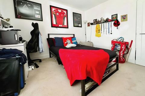 60 Glamorgan Green, Llandarcy, Neath, SA10 6FB
